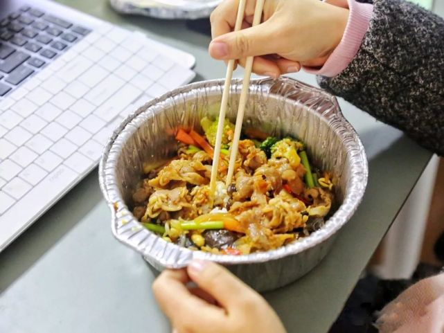 Holzfreie Lösungen, die die Entwicklung von Einweggeschirr vorantreiben